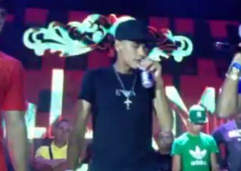 (Vídeo) Neymar usando lança-perfume durante festa?